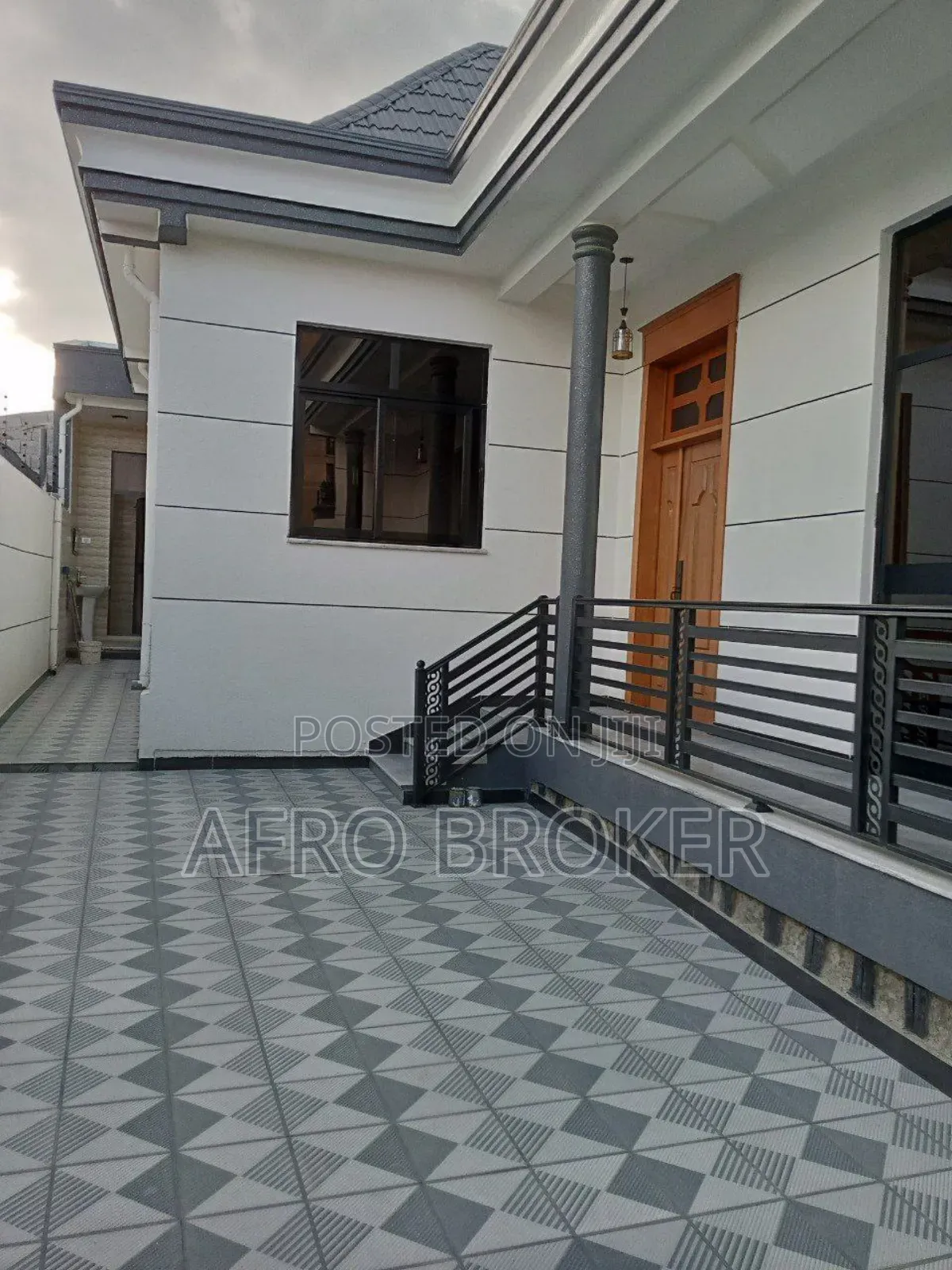 Furnished 4bdrm Villa in Lafto for sale