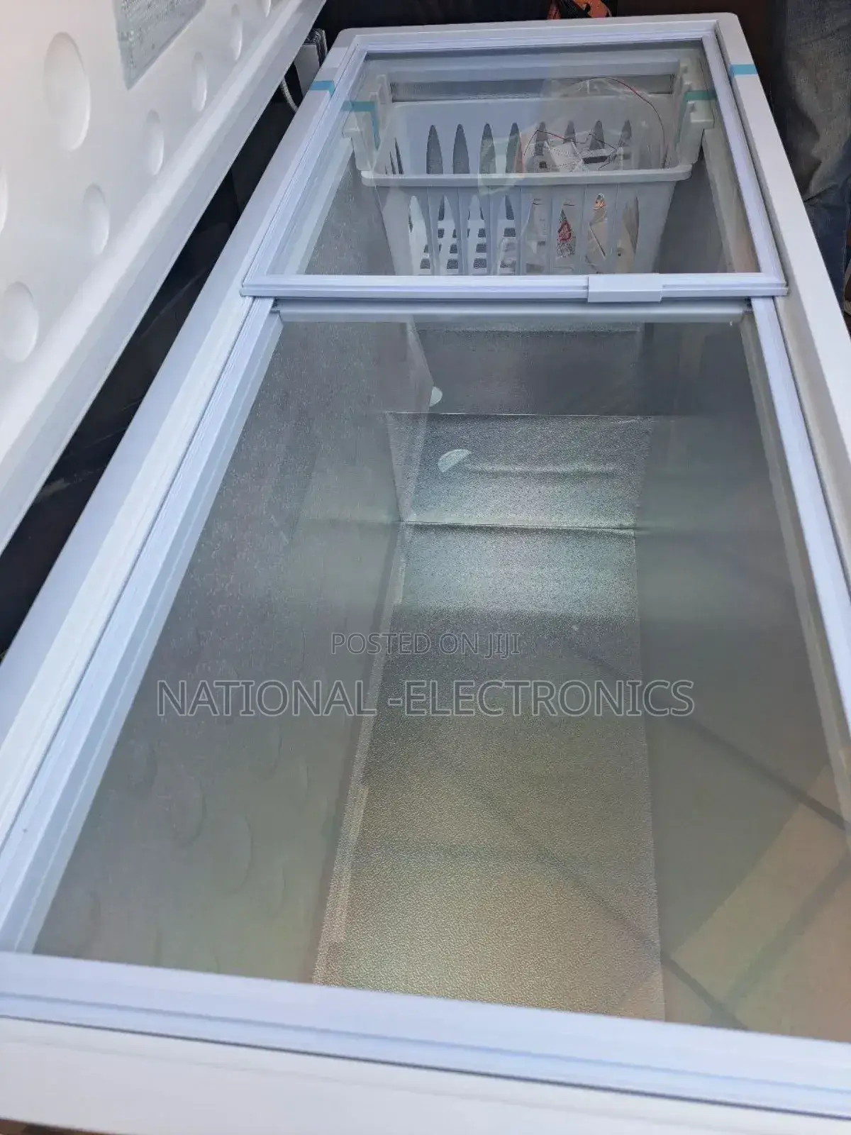 Enzo Chest Freezers 330 Liter Deep