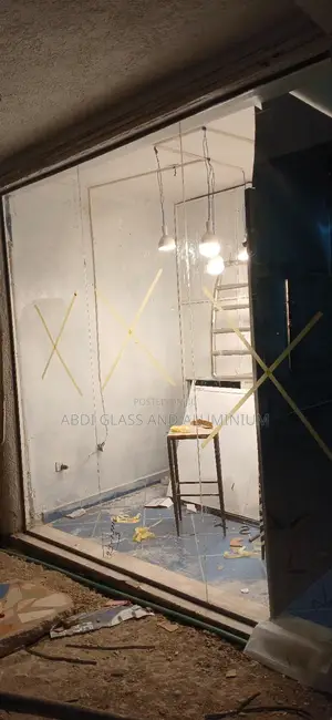 የመስታወት እና አሉምንዩም ስራ