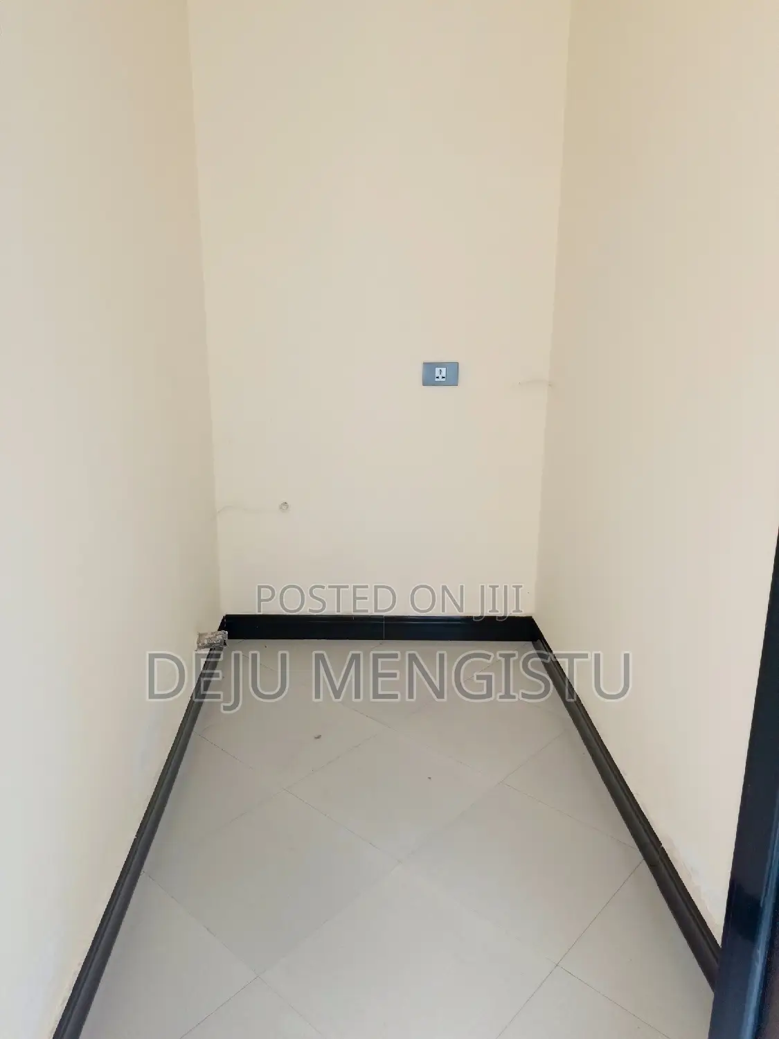 5bdrm Villa in Summit, Bole for sale