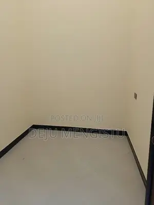 5bdrm Villa in Summit, Bole for sale