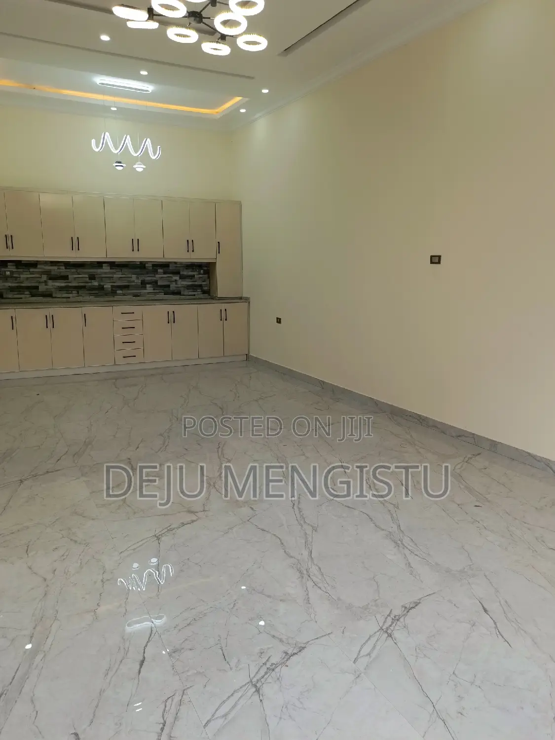 5bdrm Villa in Summit, Bole for sale