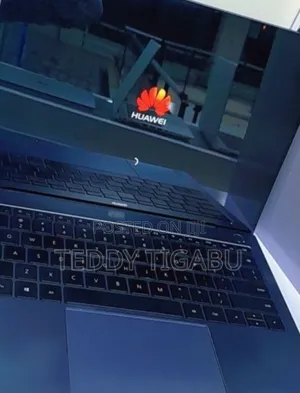 Photo - New Laptop Huawei MateBook HZ-W19 8GB Intel Core I5 SSD 256GB