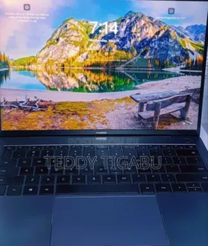 New Laptop Huawei MateBook HZ-W19 8GB Intel Core I5 SSD 256GB