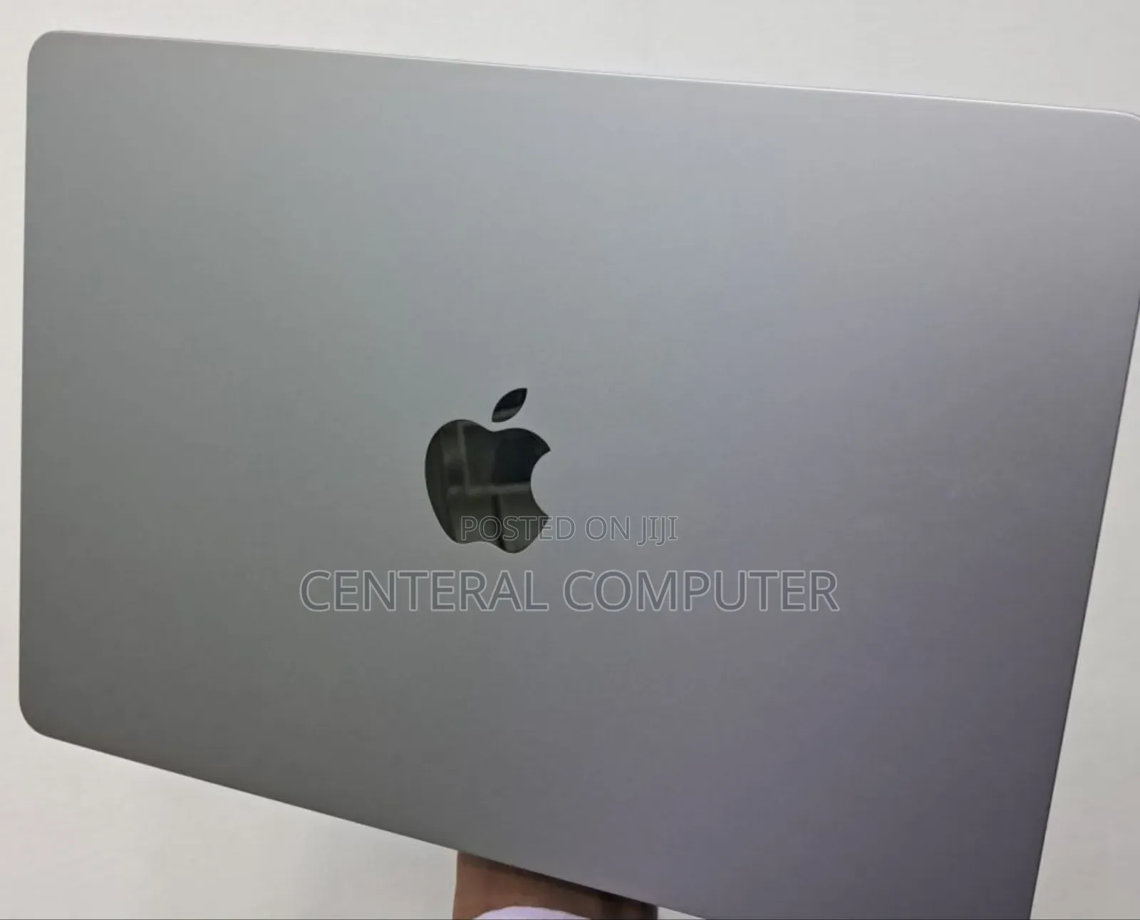 New Laptop Apple MacBook Air 2022 M2 8GB Apple M2 SSD 256GB