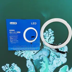 Photo - Uncompromising Quality: The 14-Inch Professional Light