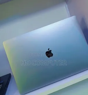 Photo - New Laptop Apple MacBook Pro 2017 16GB Intel Core I7 SSD 512GB