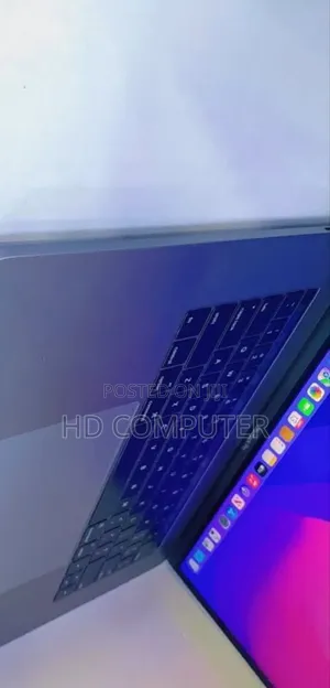 New Laptop Apple MacBook Pro 2017 16GB Intel Core I7 SSD 512GB