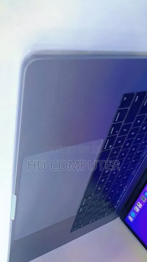 New Laptop Apple MacBook Pro 2017 16GB Intel Core I7 SSD 512GB