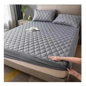 **Allergy-Proof Mattress Cover – Blocks Dust Mites!**