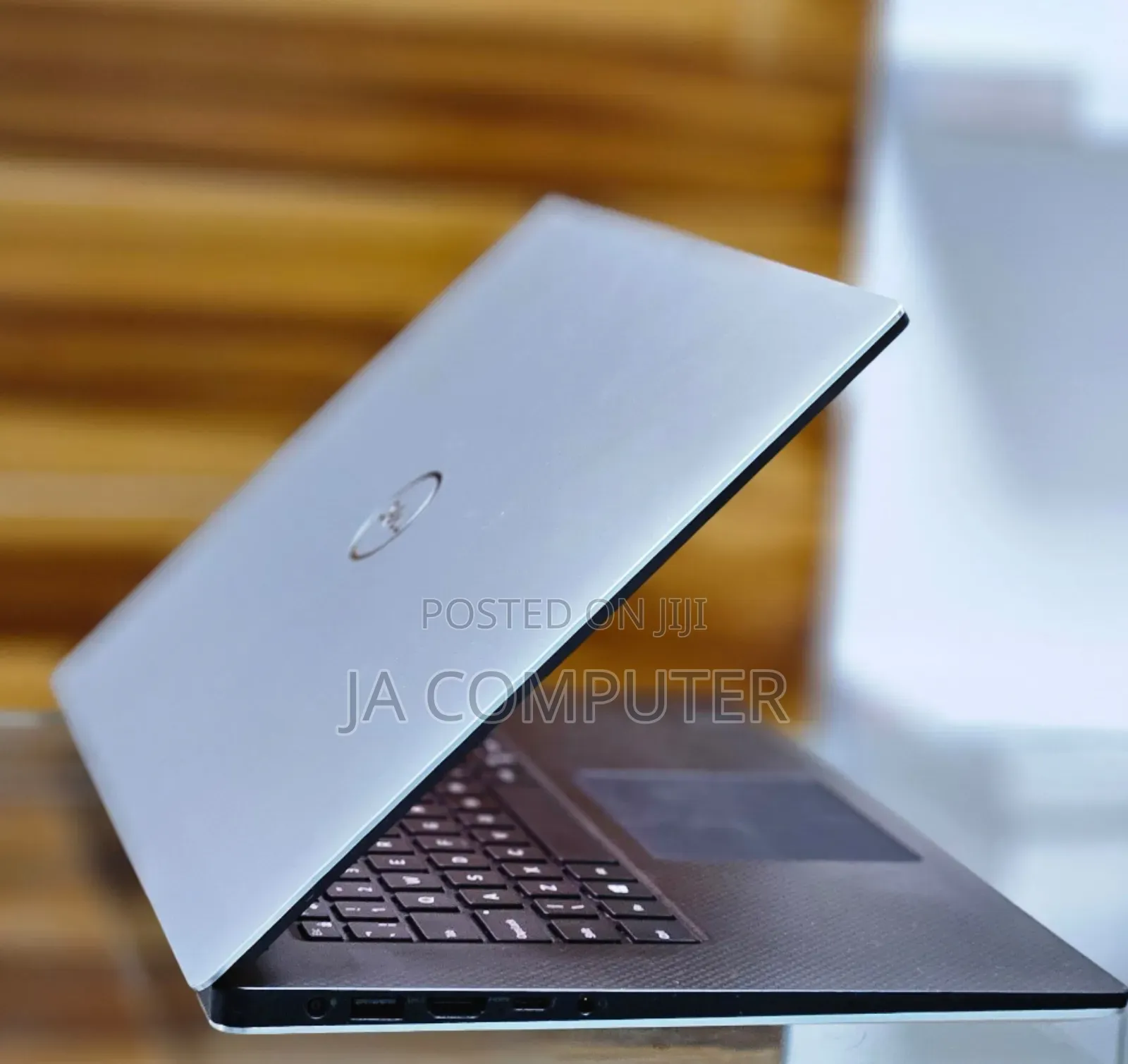 New Laptop Dell XPS 15 16GB Intel Core I7 SSD 512GB