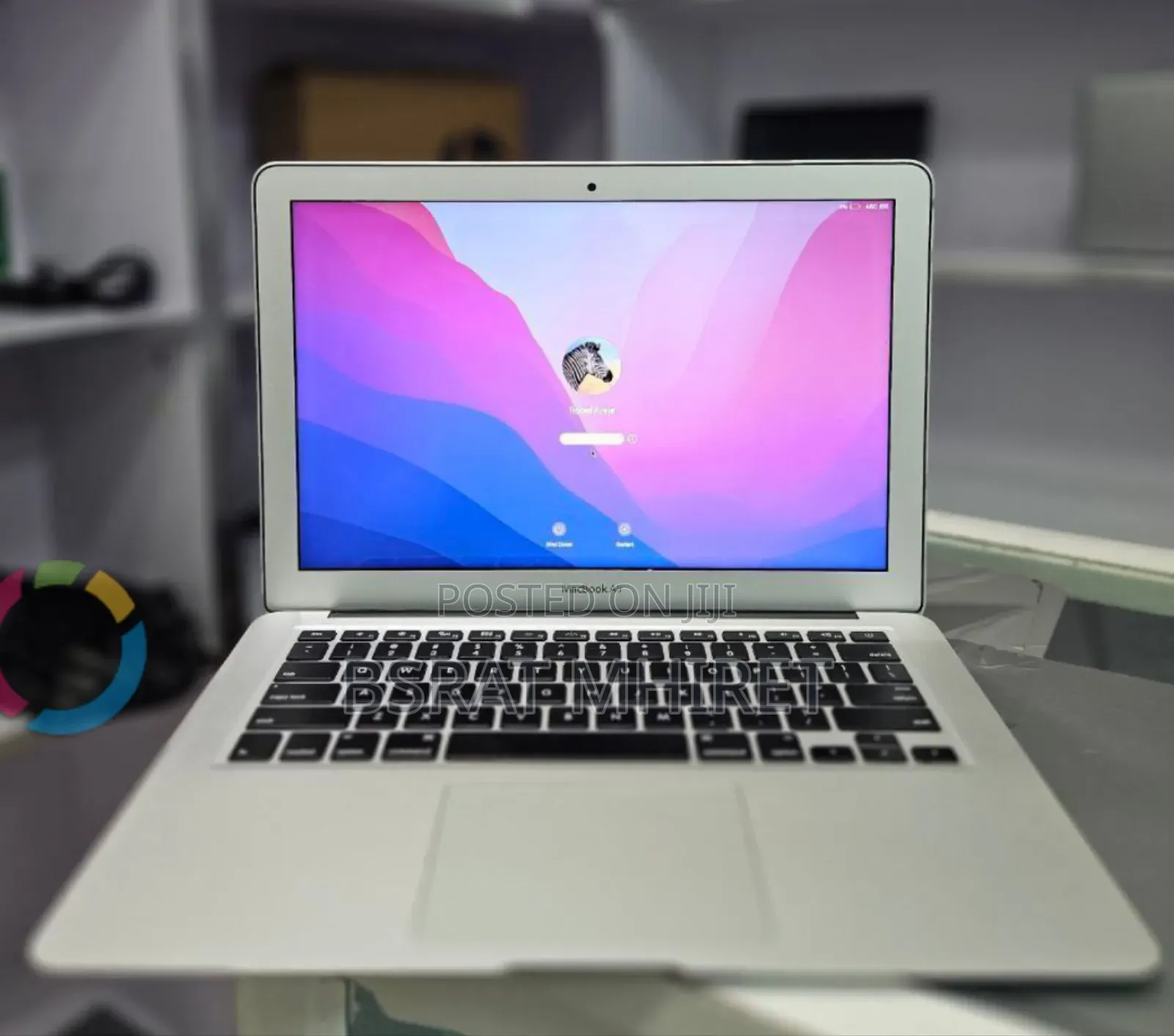 New Laptop Apple MacBook Pro 2017 8GB Intel Core I5 SSD 128GB