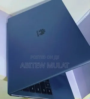 New Laptop Huawei MateBook HZ-W19 8GB Intel Core I5 SSD 256GB