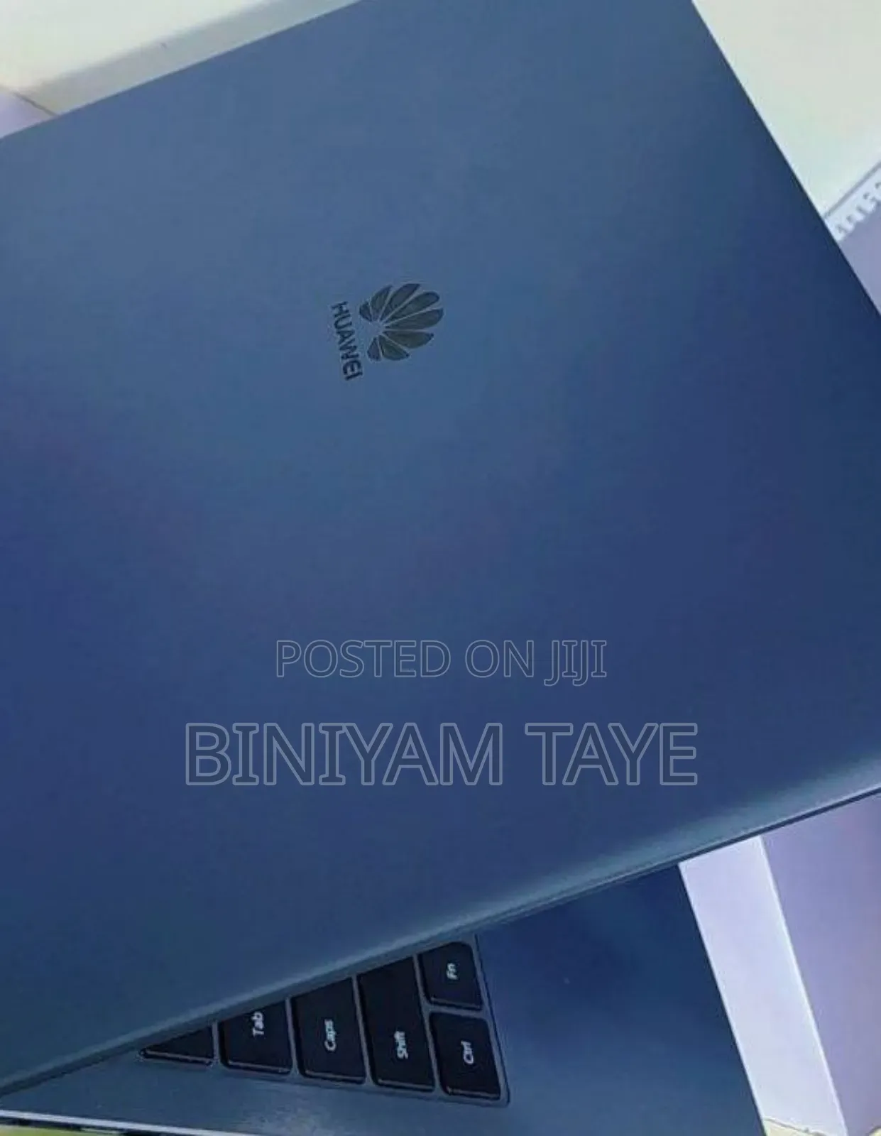 New Laptop Huawei MateBook 13 WRT-W19E 8GB Intel Core I5 SSD 256GB