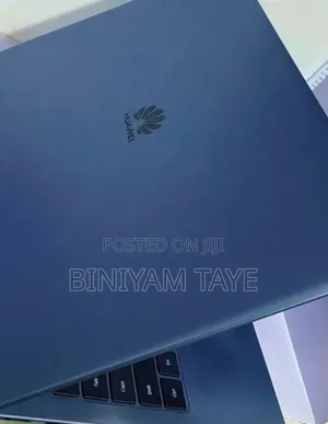 New Laptop Huawei MateBook 13 WRT-W19E 8GB Intel Core I5 SSD 256GB