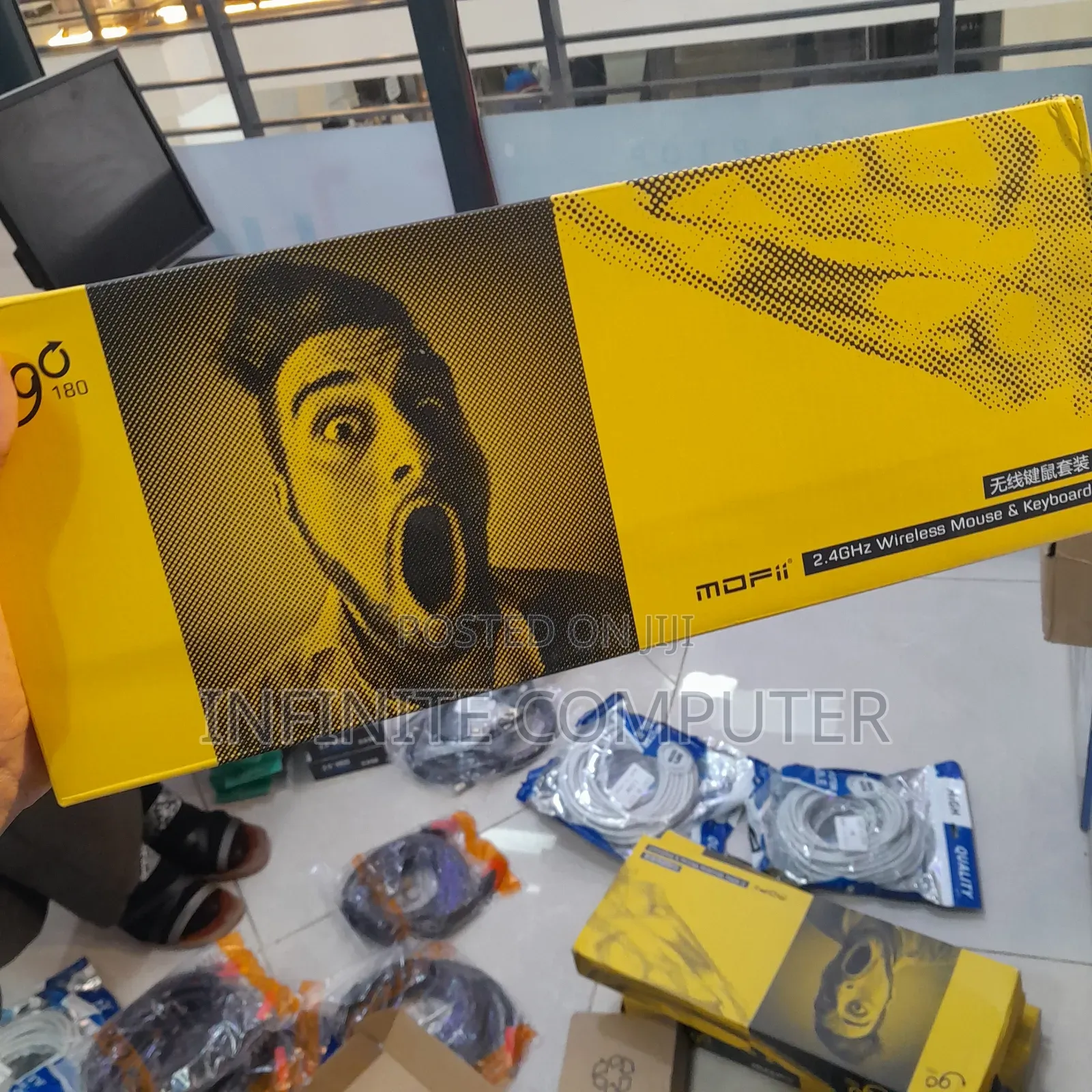 Moffi Wireless Keyboard and Mouse