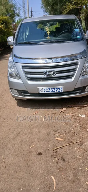 Hyundai H1 2016 Silver