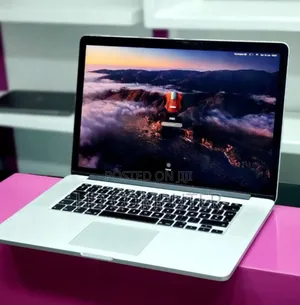 New Laptop Apple MacBook Pro 2015 16GB Intel Core I7 SSD 256GB