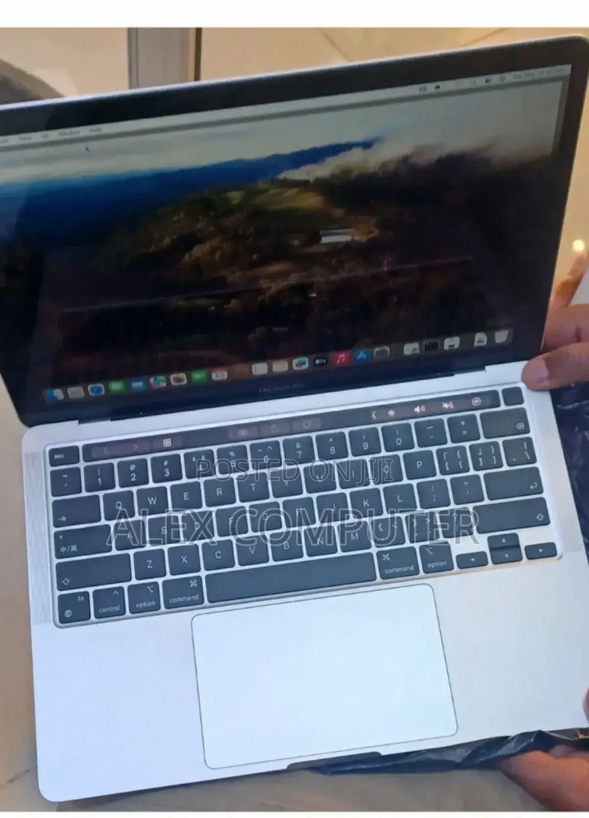 New Laptop Apple MacBook Pro M1 8GB Apple M1 SSD 256GB