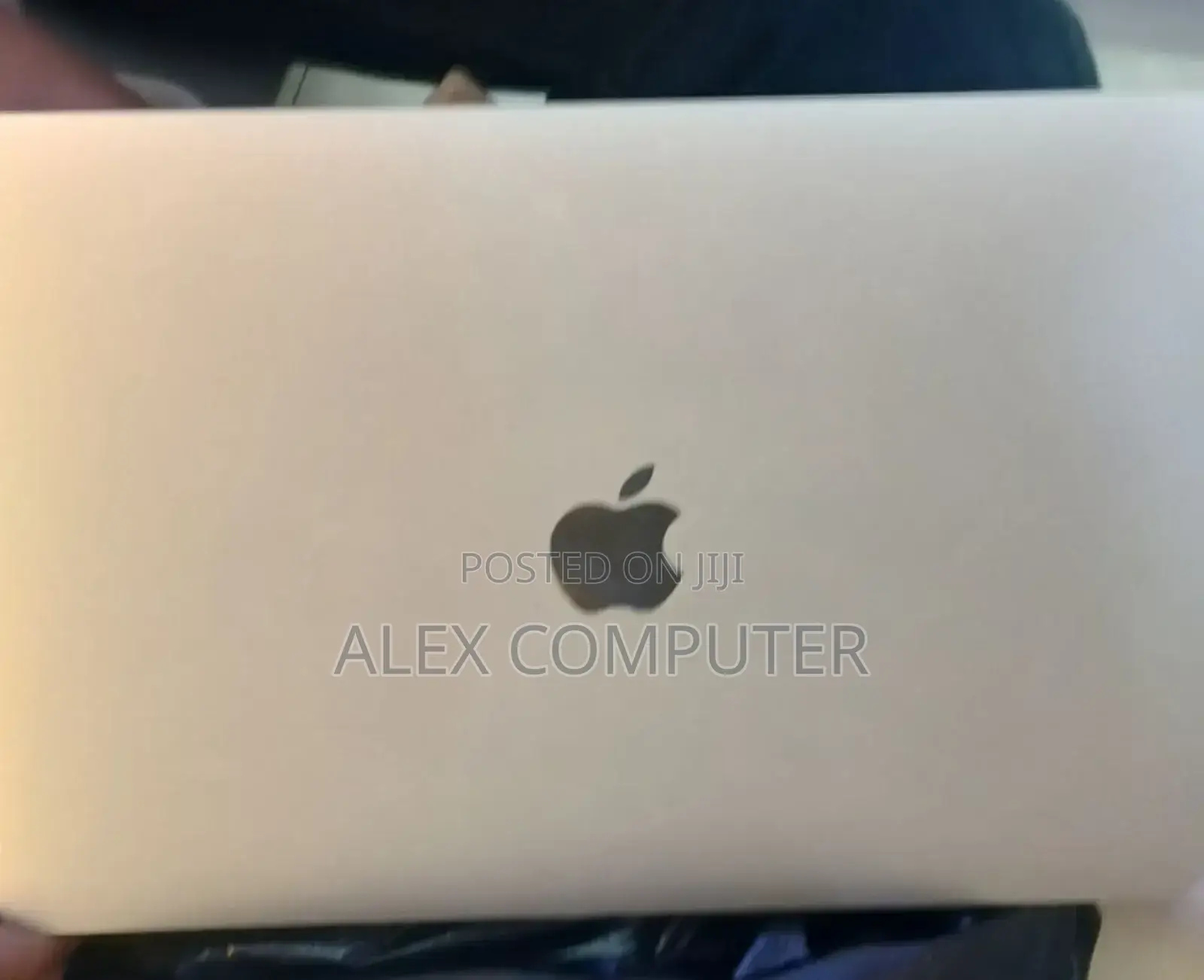 New Laptop Apple MacBook Pro M1 8GB Apple M1 SSD 256GB