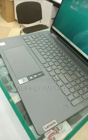 New Laptop Lenovo Yoga 7i 16GB Intel Core Ultra 7 SSD 1T