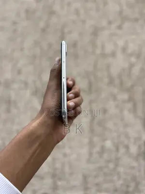 Photo - Apple iPhone X 256 GB White