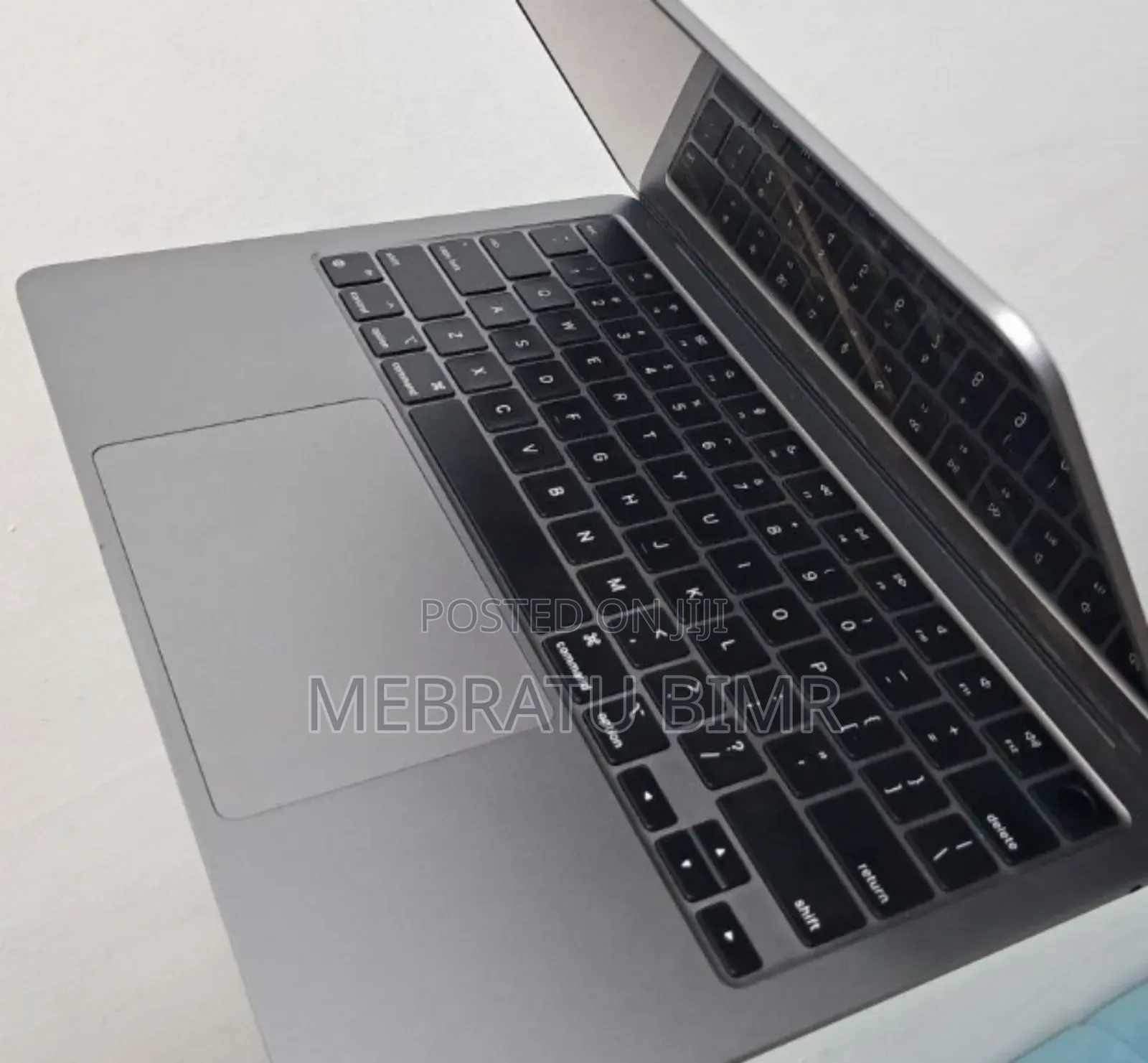 New Laptop Apple MacBook Air 2022 M2 8GB Apple M2 SSD 250GB