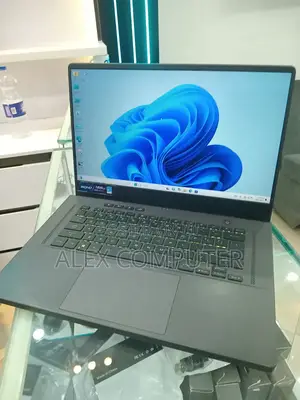 New Laptop Asus ROG Zephyrus G15 16GB AMD Ryzen 9 SSD 1T