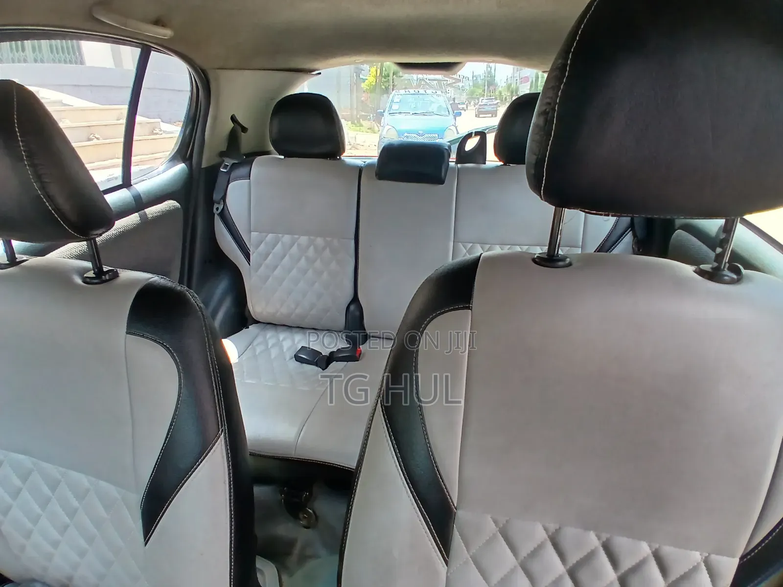 Toyota Vitz 2004 Silver