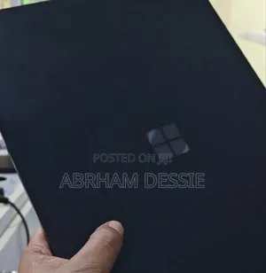 New Laptop Microsoft Surface Book 3 8GB AMD Ryzen 5 SSD 256GB