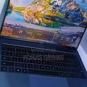 New Laptop Huawei MateBook 13 WRT-W19E 8GB Intel Core I5 SSD 256GB