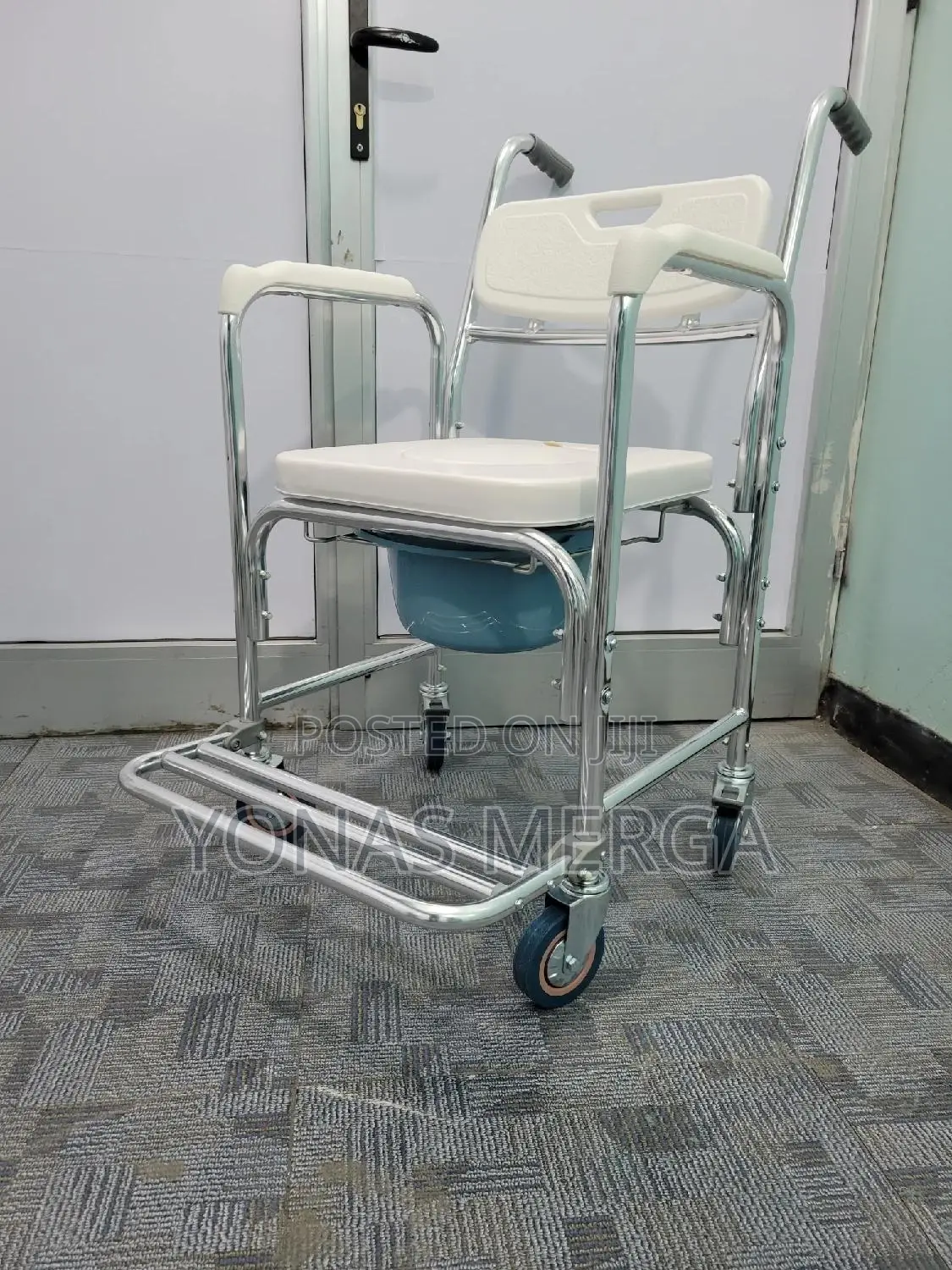 Lockable Chair Bedside Toilet Seat囧፻commode Chair Gt7005pw1x