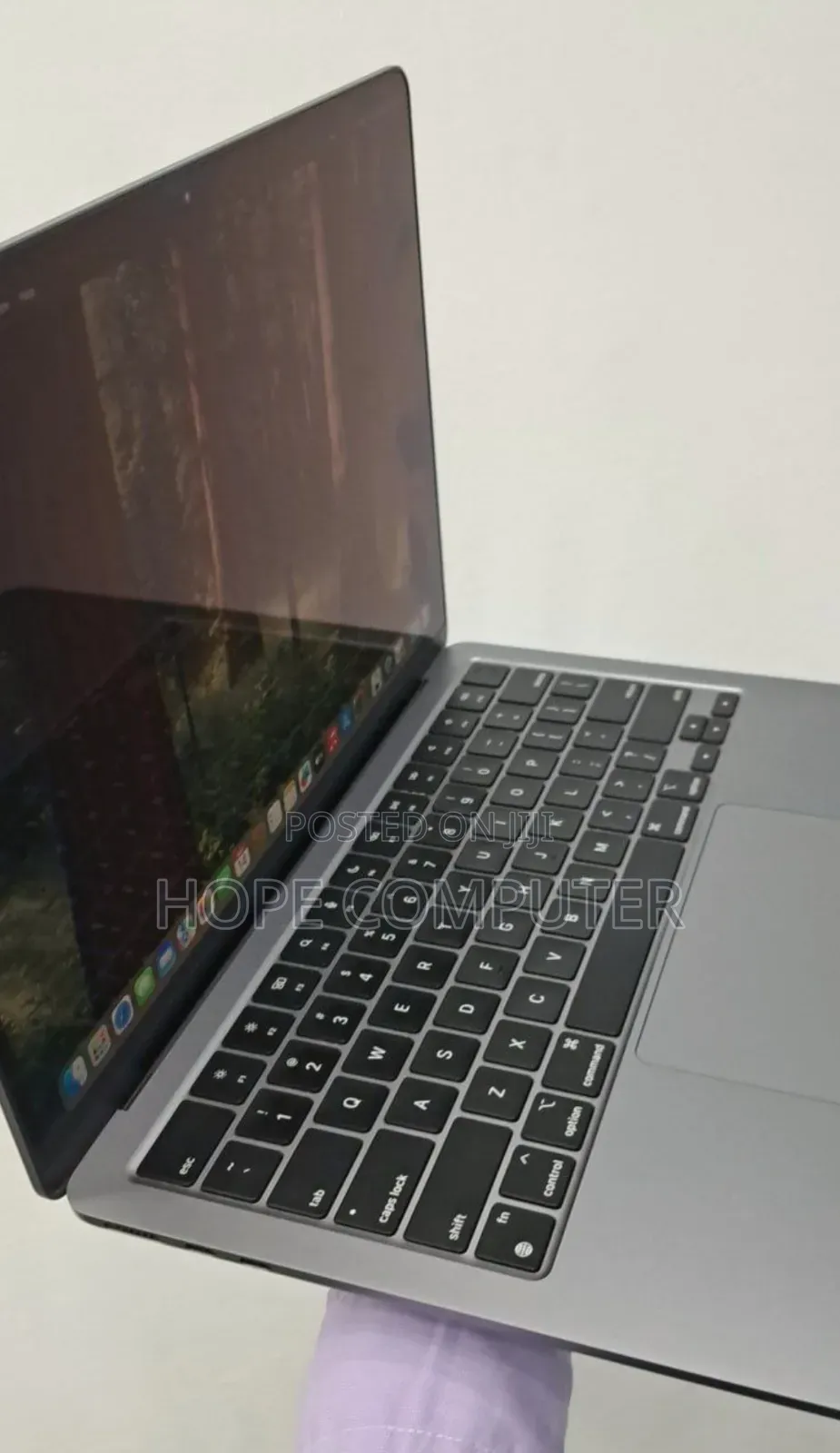 New Laptop Apple MacBook Air 2022 M2 8GB Apple M2 SSD 256GB