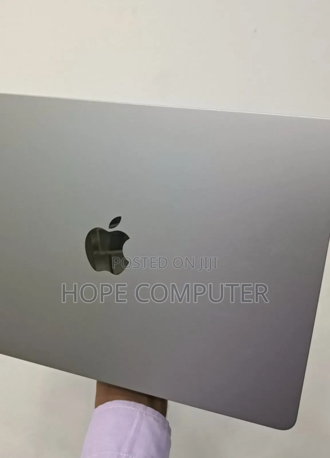 New Laptop Apple MacBook Air 2022 M2 8GB Apple M2 SSD 256GB