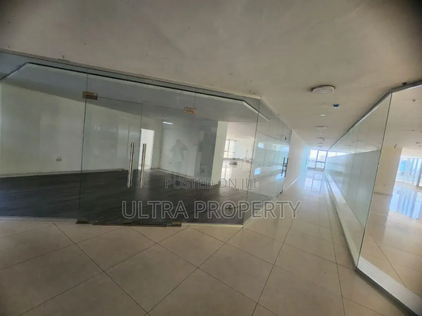 Office for Rent 600 SQM