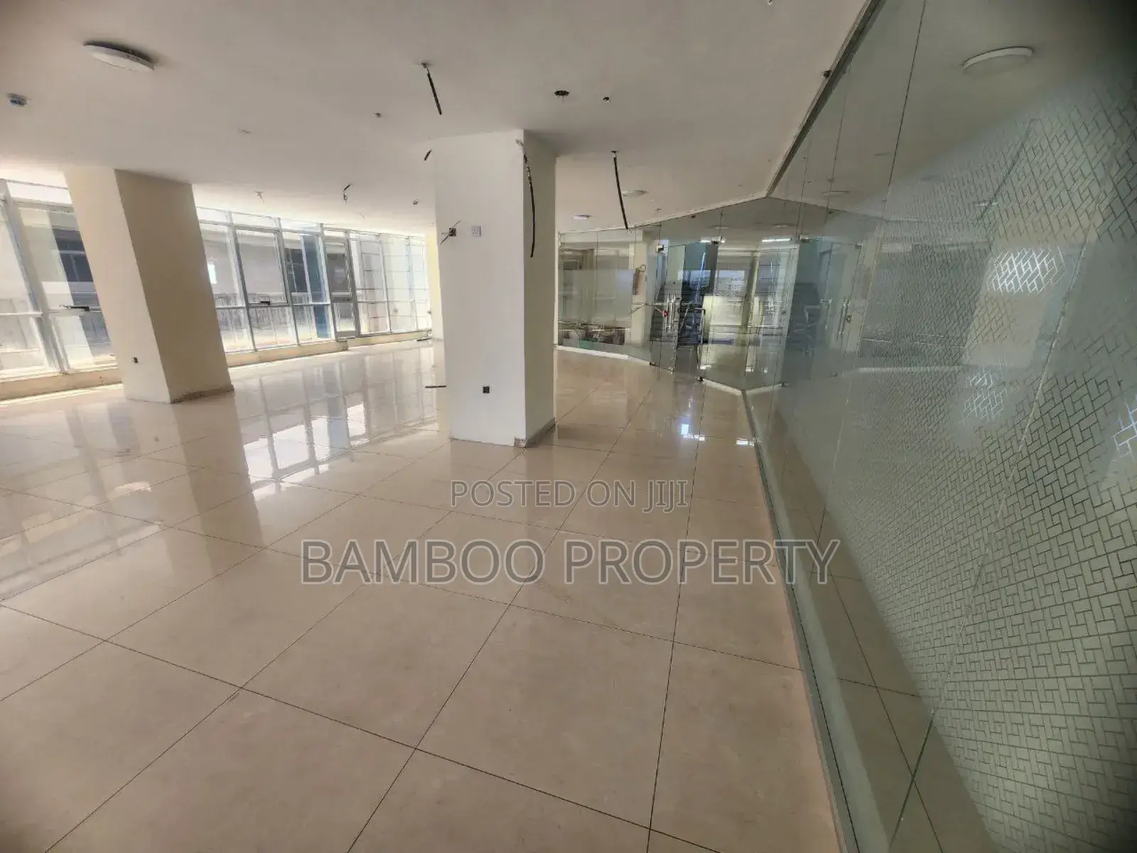 Office for Rent 600 SQM
