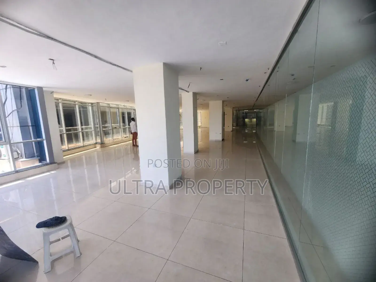 Office for Rent 600 SQM