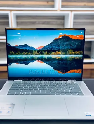 New Laptop Dell Inspiron 16 5620 16GB Intel Core I7 SSD 512GB