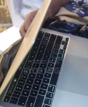 New Laptop Apple MacBook Pro 2020 M1 8GB Apple M1 SSD 256GB