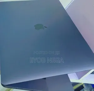 New Laptop Apple MacBook Pro 2017 16GB Intel Core I7 SSD 512GB