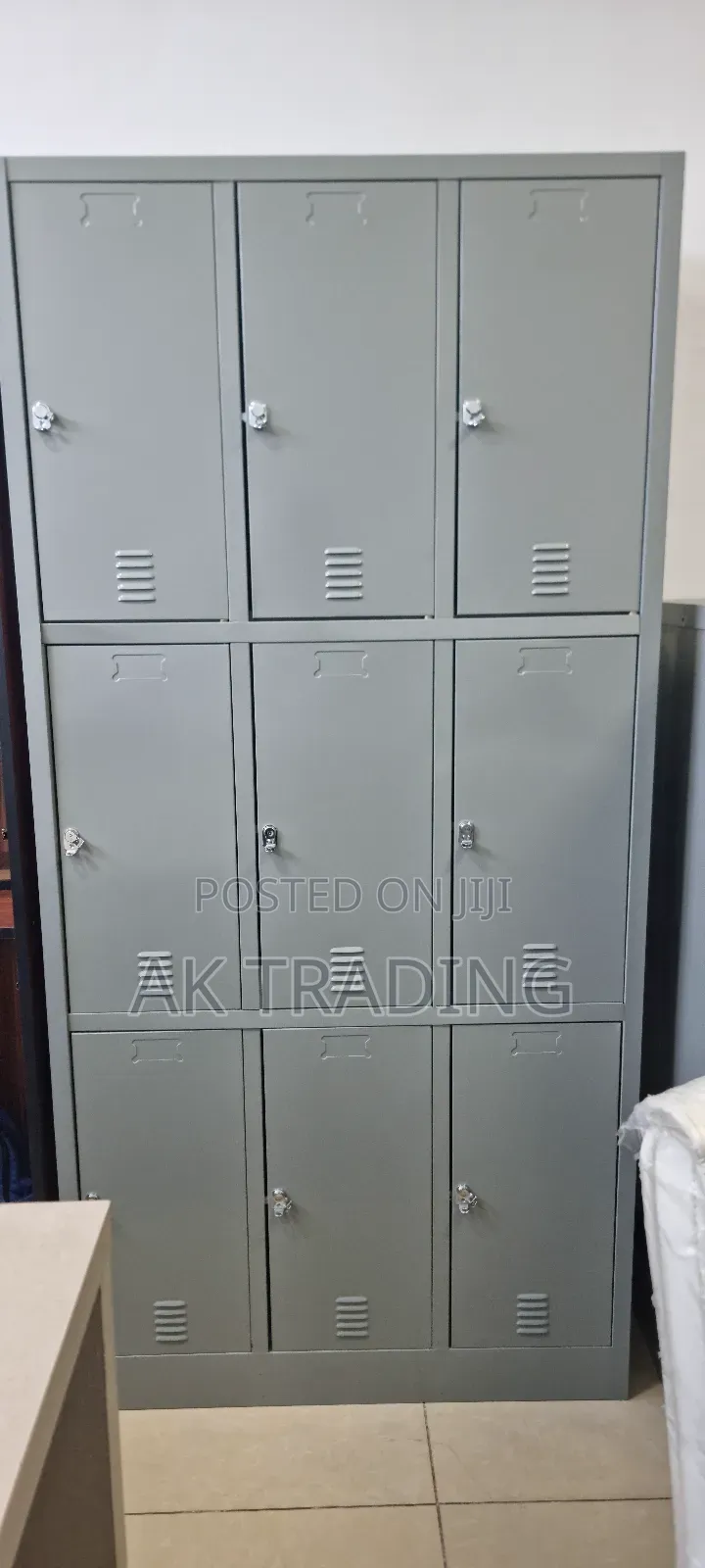 ዘመናዊ ሎከር Locker 9 Drawer