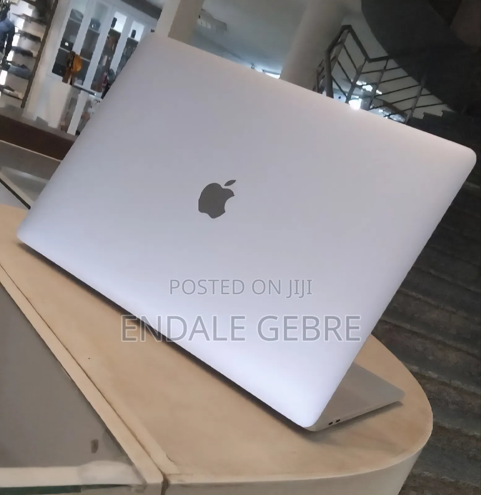 New Laptop Apple MacBook Pro 2017 16GB Intel Core I7 SSD 512GB