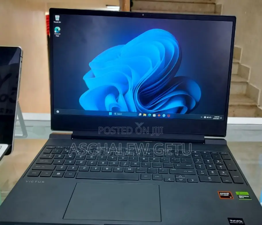 New Laptop HP Victus 15 16GB AMD Ryzen 7 SSD 1T