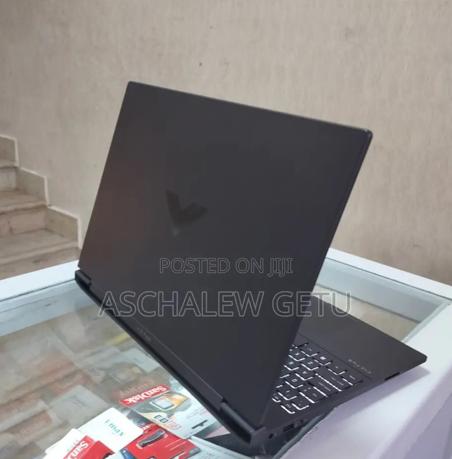 New Laptop HP Victus 15 16GB AMD Ryzen 7 SSD 1T