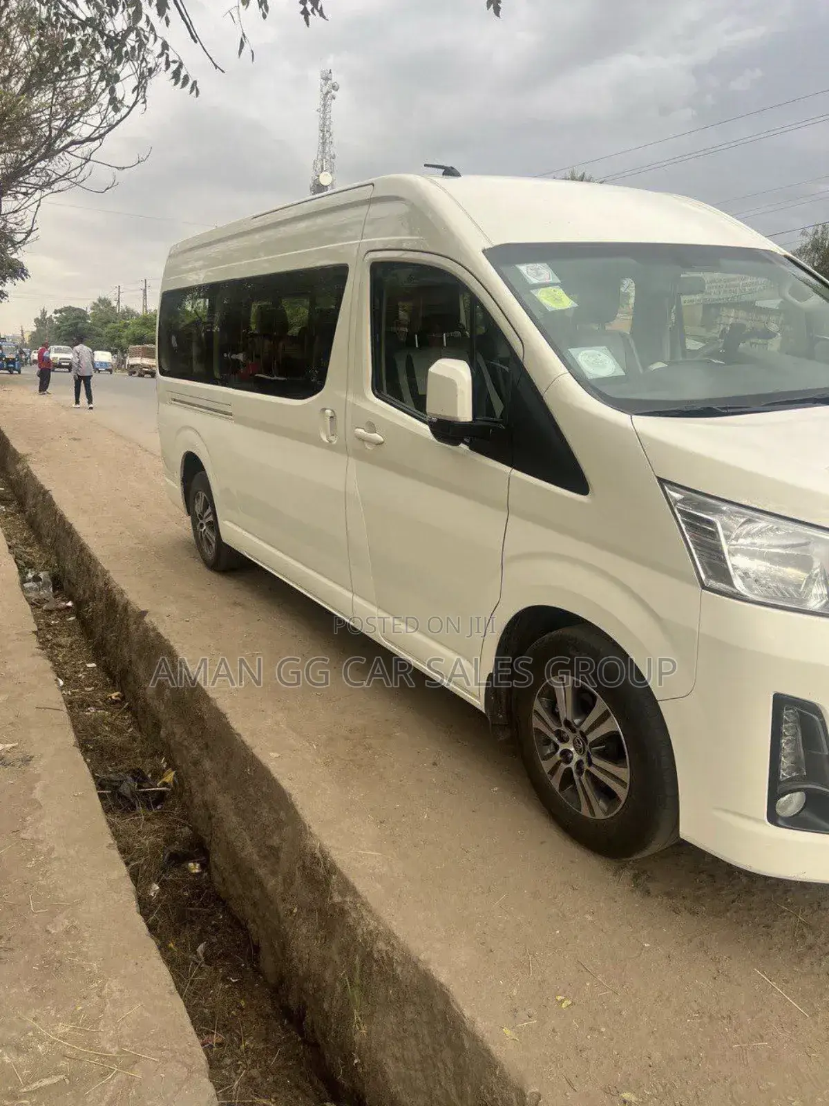 Toyota HiAce 2022 White