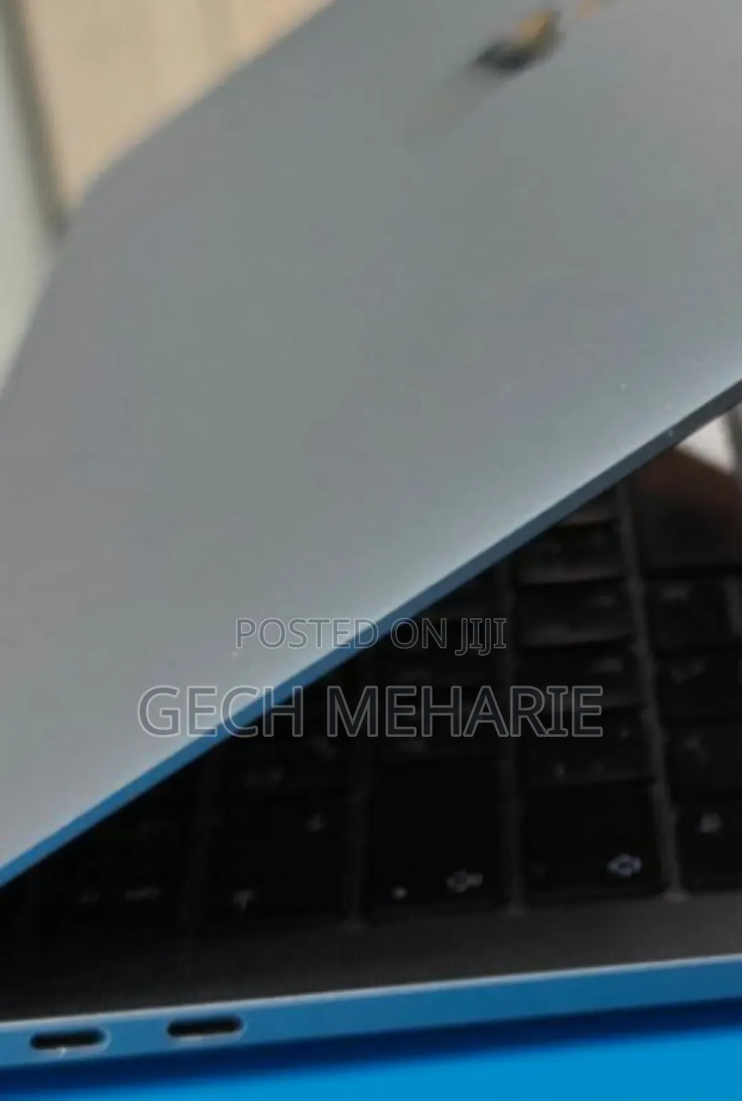 New Laptop Apple MacBook Pro 2022 M2 8GB Apple M2 SSD 256GB