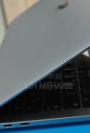 New Laptop Apple MacBook Pro 2022 M2 8GB Apple M2 SSD 256GB