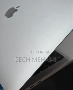 New Laptop Apple MacBook Pro 2022 M2 8GB Apple M2 SSD 256GB