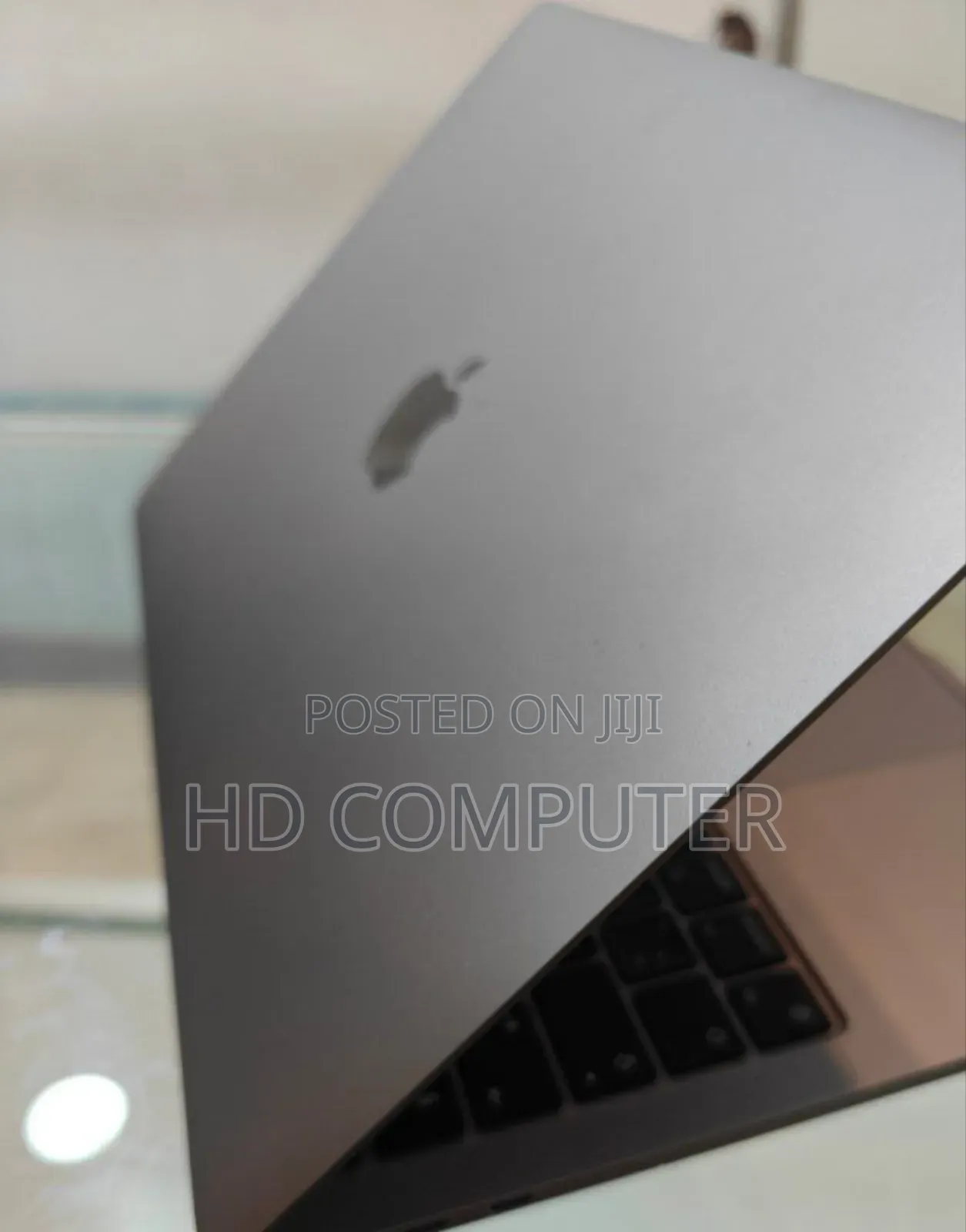 New Laptop Apple MacBook Pro 2022 M2 8GB Apple M2 Ultra SSD 256GB