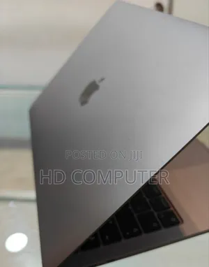 New Laptop Apple MacBook Pro 2022 M2 8GB Apple M2 Ultra SSD 256GB